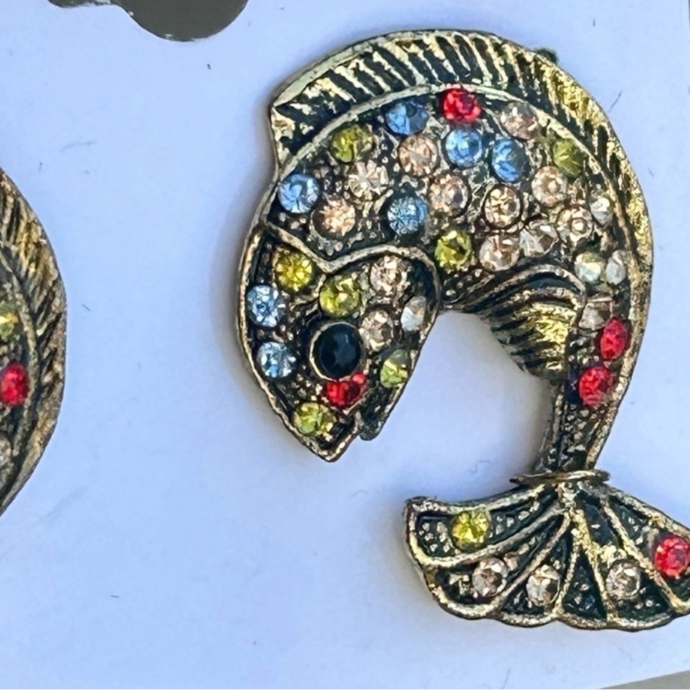 Vintage Fish Earrings Gold Tone Rhinestone Multicolor Statement Pierced Jewelry - Picture 2 of 4